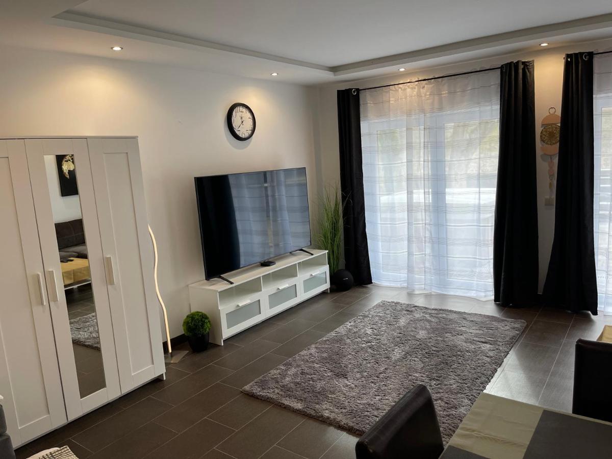 Malibu Apartman & Jacuzzi Miskolc Exteriör bild
