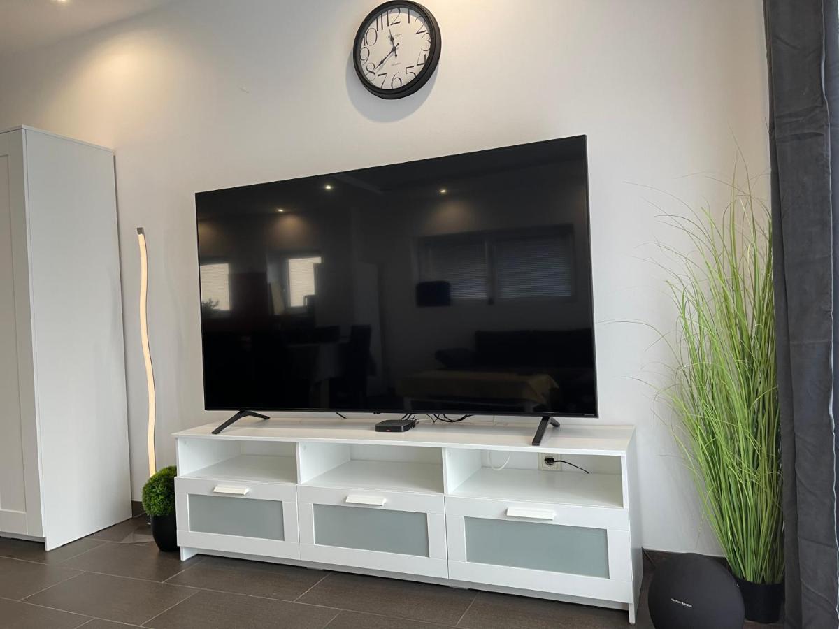 Malibu Apartman & Jacuzzi Miskolc Exteriör bild