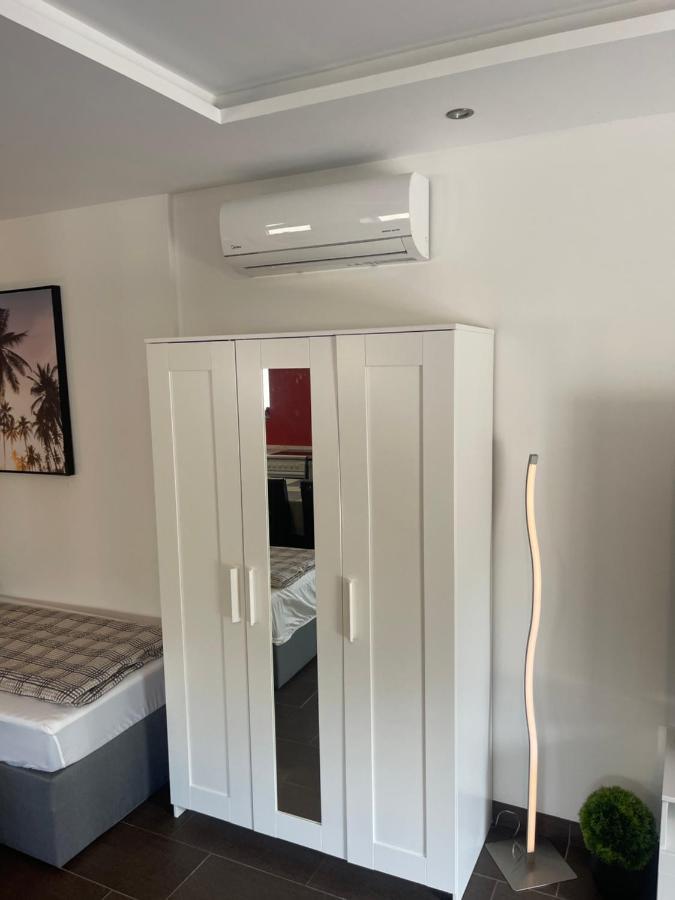 Malibu Apartman & Jacuzzi Miskolc Exteriör bild